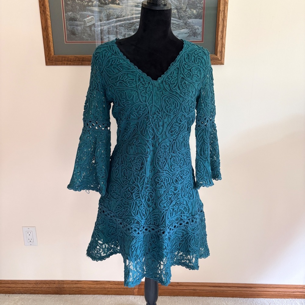 The Clothing Company Lace Mini Dress Womens Large Teal Bell Sleeve Boho V-Neck